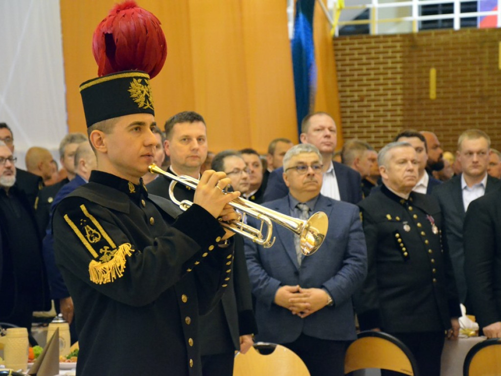Niech żyje nam górniczy stan! Kufel w górę i za zdrowie górników