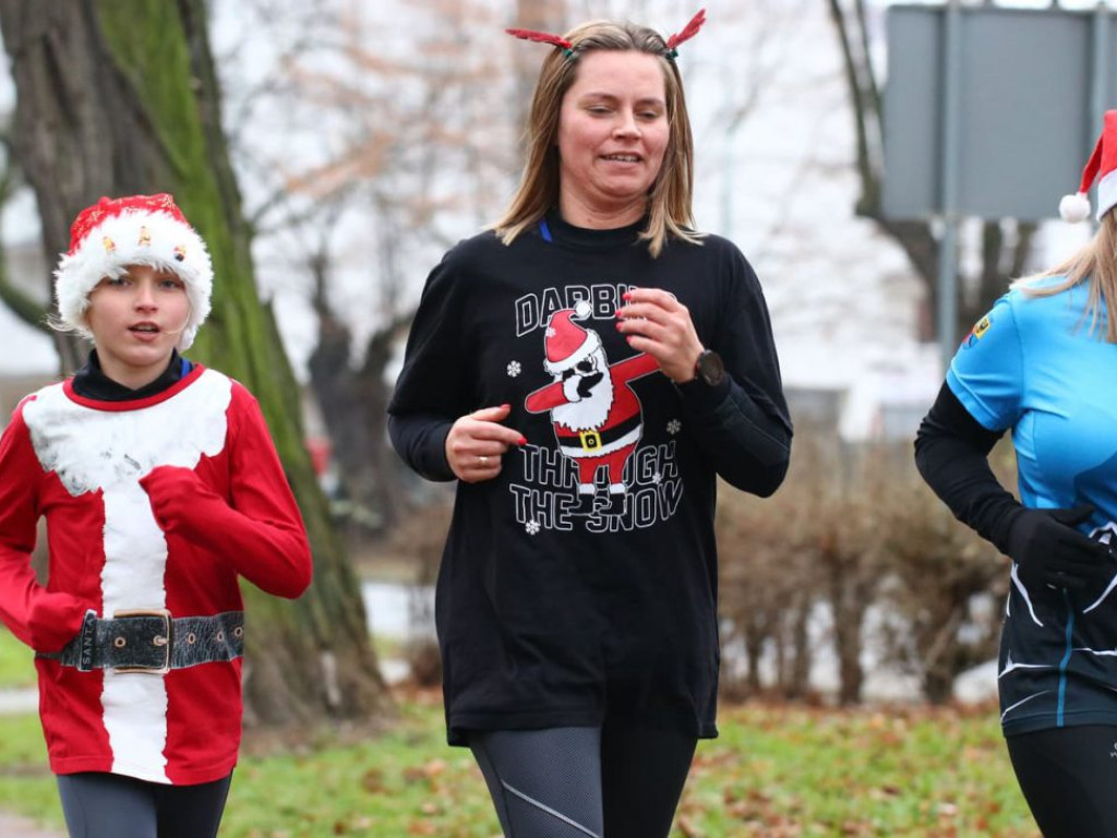 Mikołaje na start! Mikołajkowa edycja Parkrun Głogów za nami
