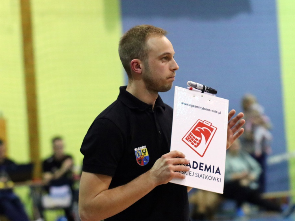 Przegrane derby z Gwardią. Na trybunach gwizdy po kontrowersyjnych decyzjach sędziów