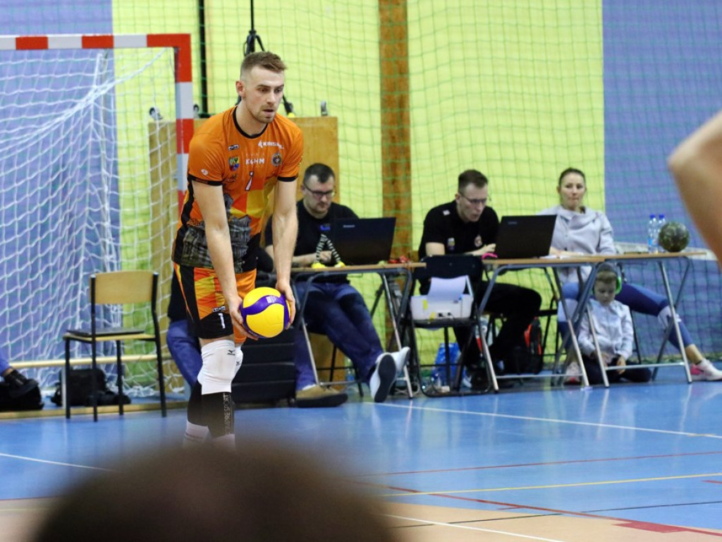 Przegrane derby z Gwardią. Na trybunach gwizdy po kontrowersyjnych decyzjach sędziów