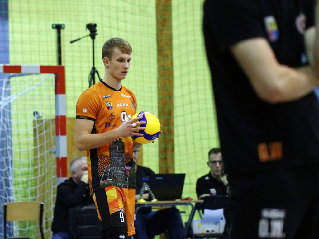 Przegrane derby z Gwardią. Na trybunach gwizdy po kontrowersyjnych decyzjach sędziów