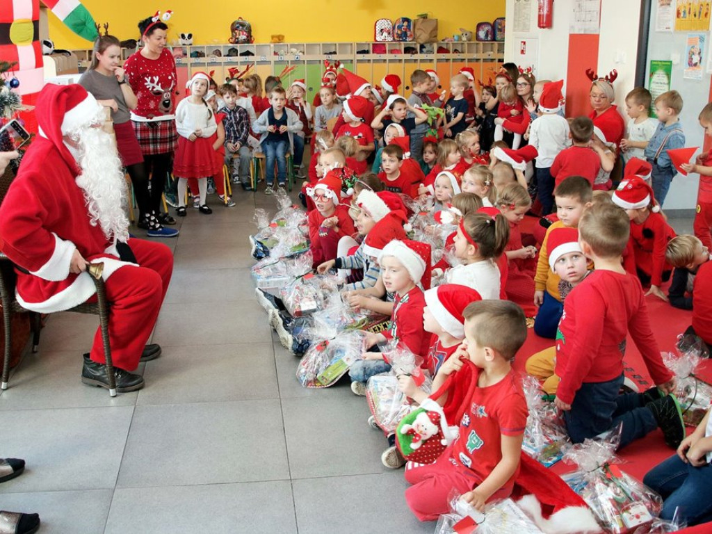 Mikołajkowy kiermasz w Sławie. Były prezenty, koncerty i wiele innych atrakcji