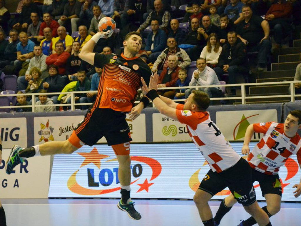 Chrobry przegrywa derby po karnych. Zagłębie odrodziło się po przerwie
