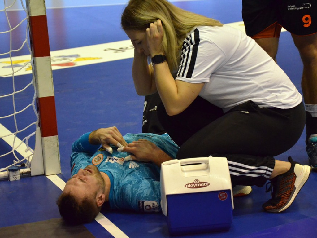 Chrobry przegrywa derby po karnych. Zagłębie odrodziło się po przerwie