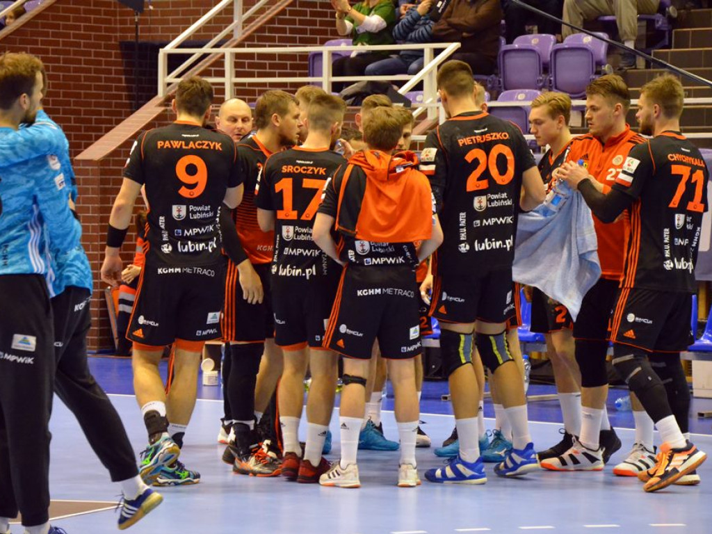 Chrobry przegrywa derby po karnych. Zagłębie odrodziło się po przerwie