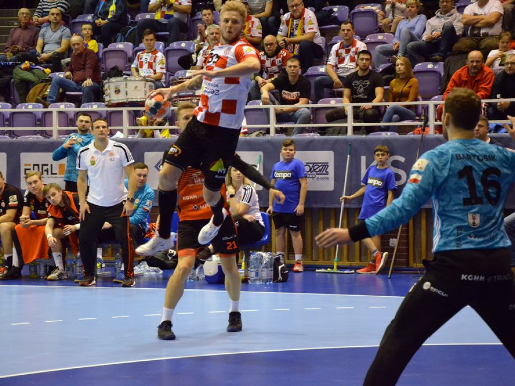 Chrobry przegrywa derby po karnych. Zagłębie odrodziło się po przerwie