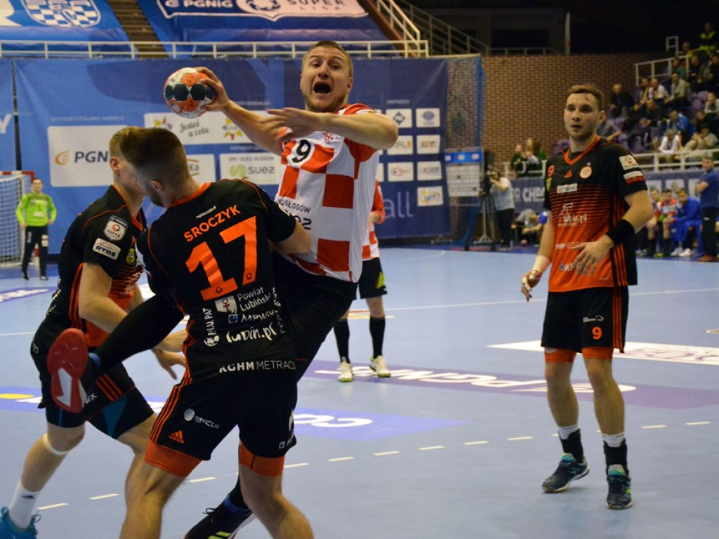 Chrobry przegrywa derby po karnych. Zagłębie odrodziło się po przerwie