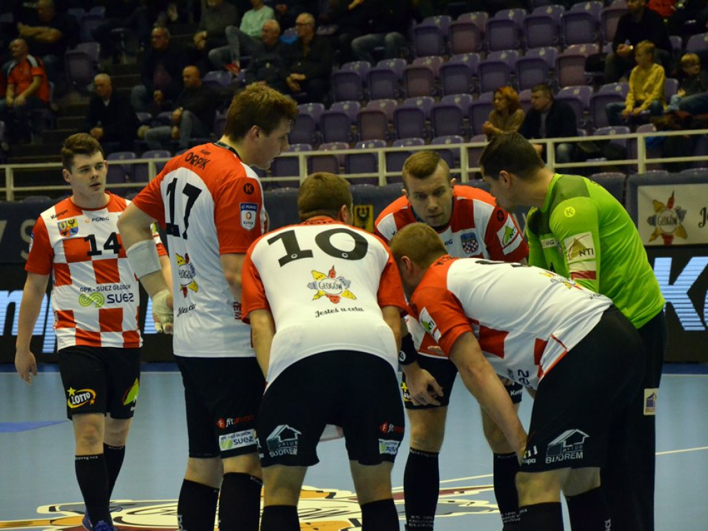 Chrobry przegrywa derby po karnych. Zagłębie odrodziło się po przerwie