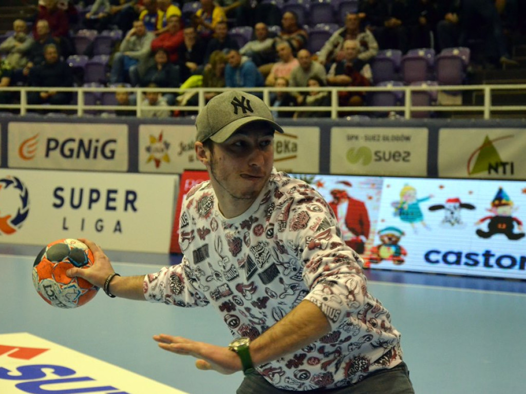 Chrobry przegrywa derby po karnych. Zagłębie odrodziło się po przerwie