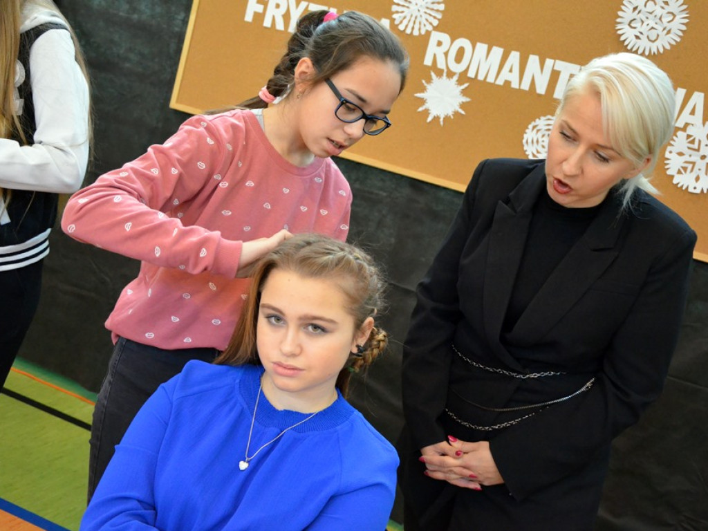 Królowe balu na konkursie fryzjerskim. Najlepsze z dziewczyn nagrodzone