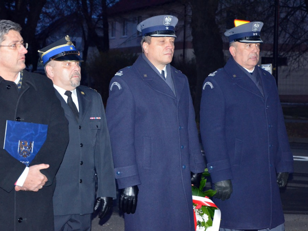 38. rocznica wprowadzenia stanu wojennego. Złożyli kwiaty pod pamiątkową tablicą