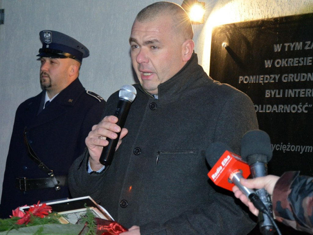 38. rocznica wprowadzenia stanu wojennego. Złożyli kwiaty pod pamiątkową tablicą