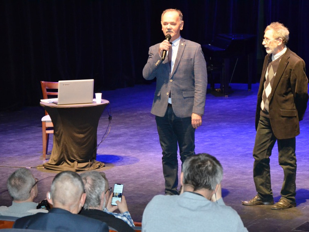 O aktorach głogowskiego teatru. A wśród nich ten, który jako pierwszy otrzymał Oscara