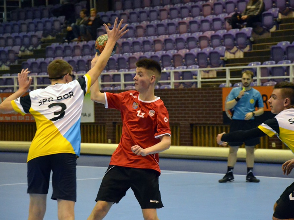 Tak się gra, jak przeciwnik pozwala. Wysoka wygrana juniorów młodszych