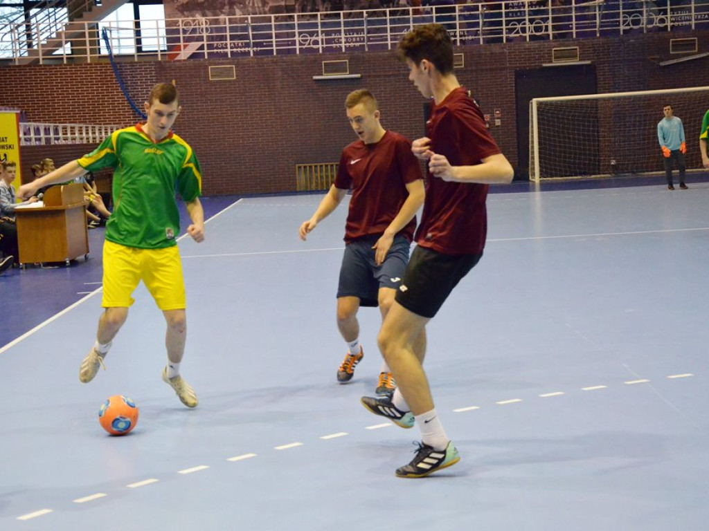 Zespół Szkół im. Wyżykowskiego najlepszy w powiecie! Znamy zwycięzców halowego turnieju