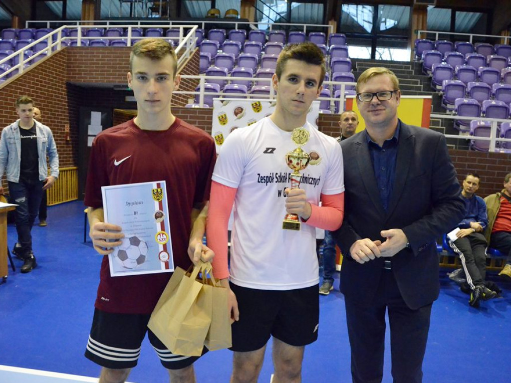 Zespół Szkół im. Wyżykowskiego najlepszy w powiecie! Znamy zwycięzców halowego turnieju