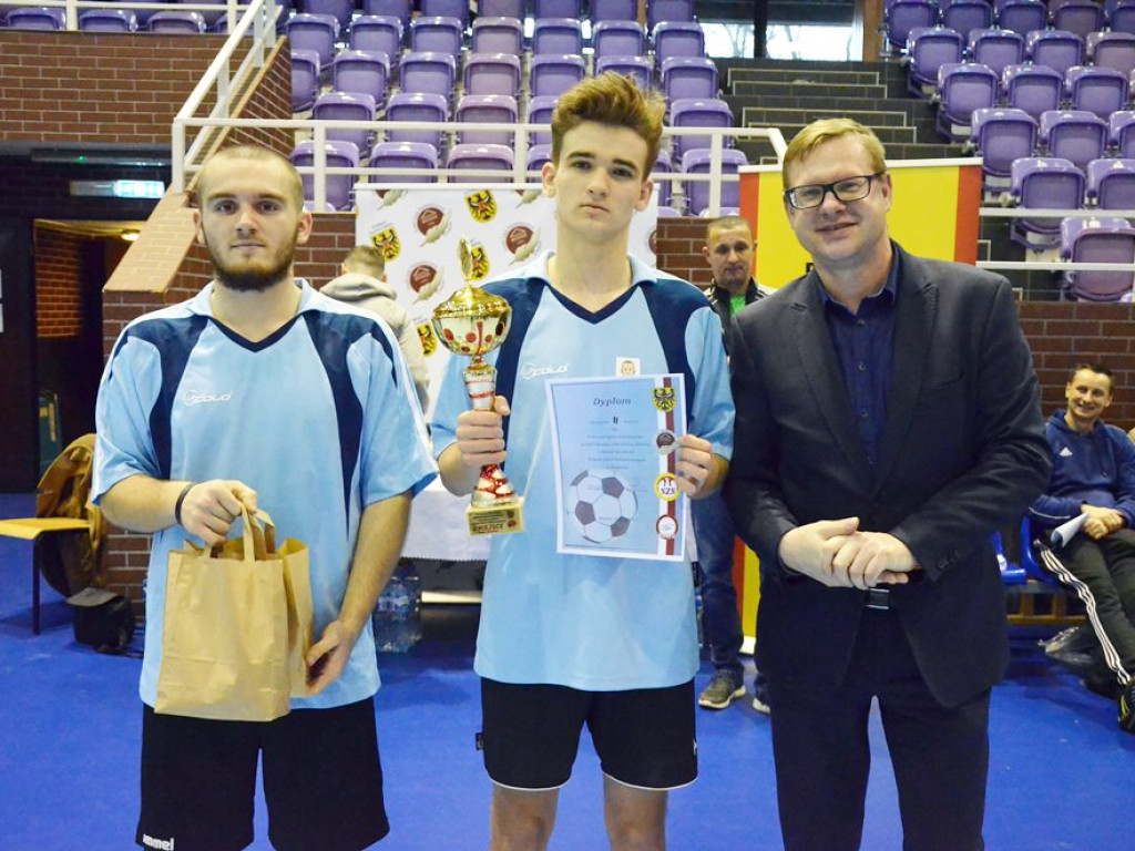 Zespół Szkół im. Wyżykowskiego najlepszy w powiecie! Znamy zwycięzców halowego turnieju