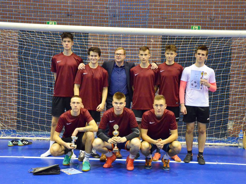 Zespół Szkół im. Wyżykowskiego najlepszy w powiecie! Znamy zwycięzców halowego turnieju