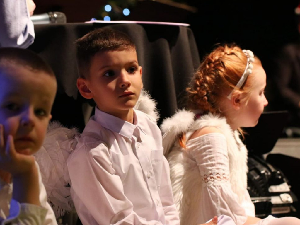 Mundurowi zaśpiewali kolędy dla chorego Michałka. Dali z siebie wszystko