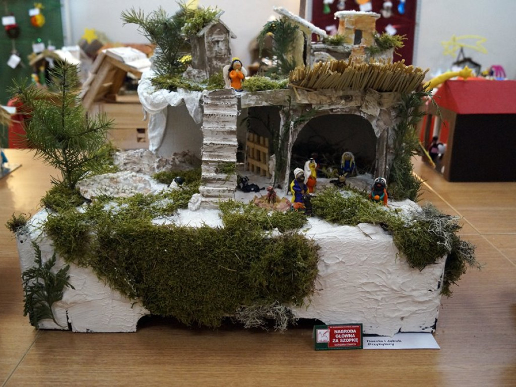Wypiekli świąteczną szopkę w... piecu ceramicznym i wygrali konkurs!