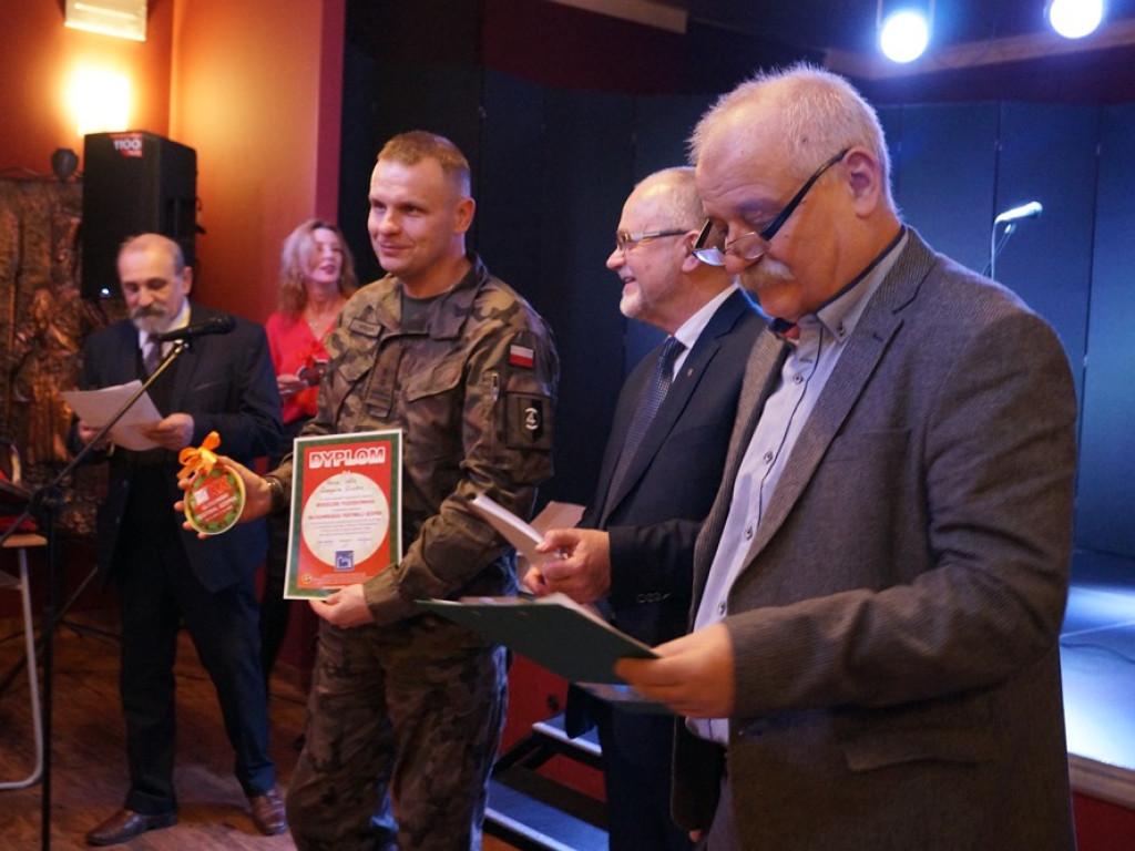 Wypiekli świąteczną szopkę w... piecu ceramicznym i wygrali konkurs!