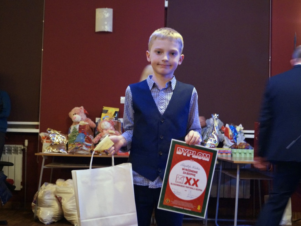 Wypiekli świąteczną szopkę w... piecu ceramicznym i wygrali konkurs!