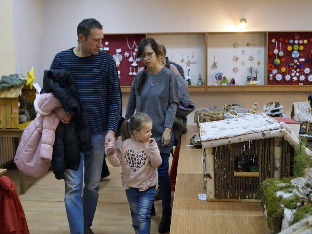 Wypiekli świąteczną szopkę w... piecu ceramicznym i wygrali konkurs!