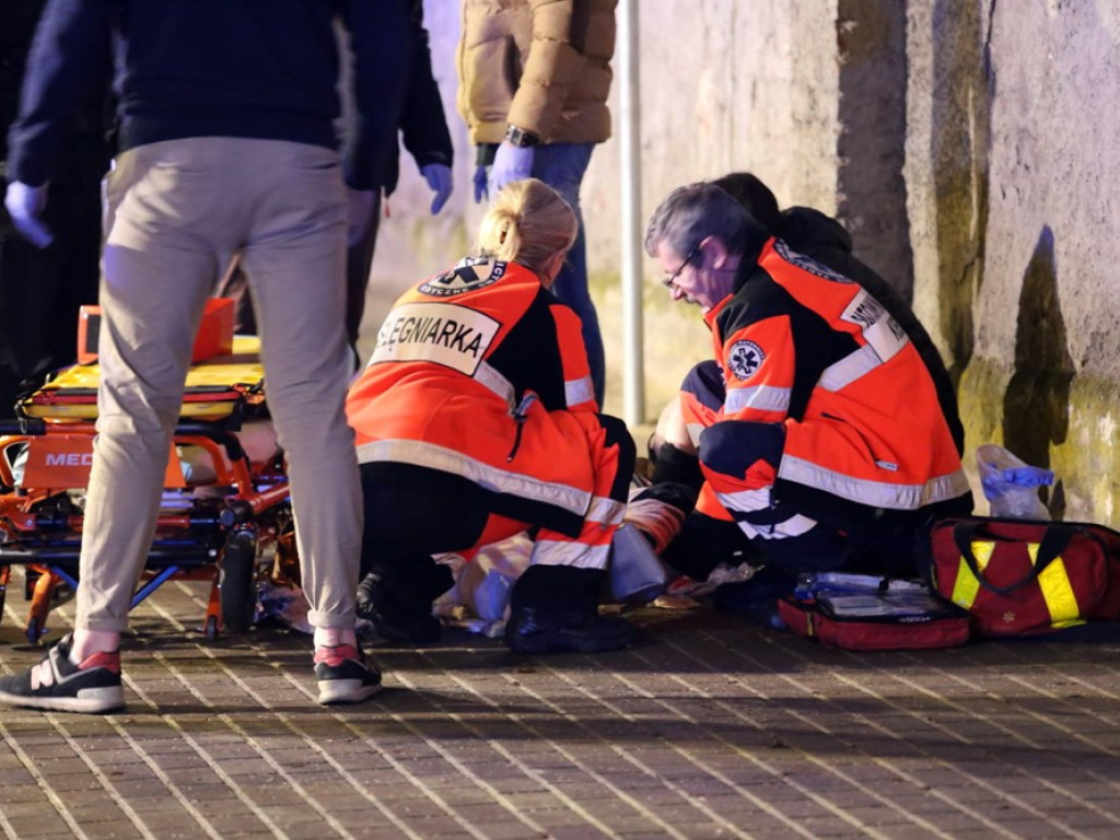 Dramat! Rowerzysta potrącony na ulicy Wojska Polskiego. 20-latek jest poważnie ranny