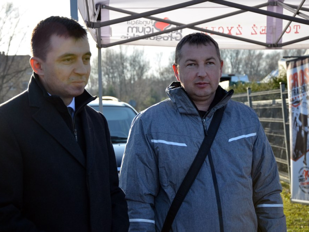Choinki za wrzutkę do skarbonki fundacji. To finał świątecznej akcji