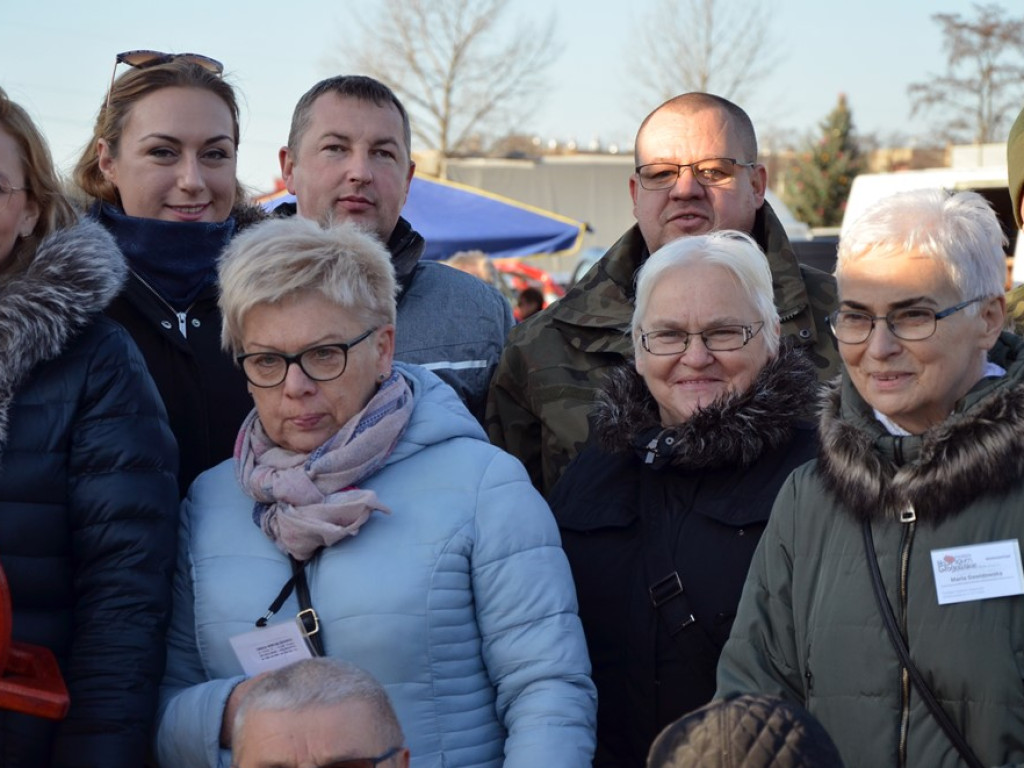 Choinki za wrzutkę do skarbonki fundacji. To finał świątecznej akcji