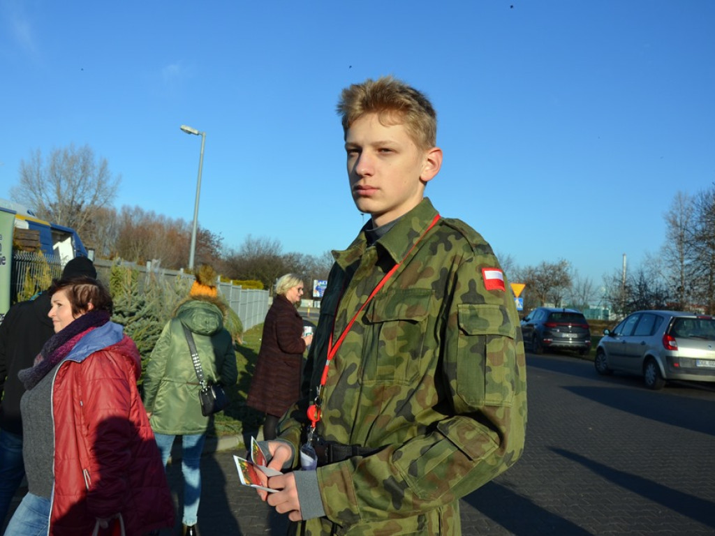 Choinki za wrzutkę do skarbonki fundacji. To finał świątecznej akcji