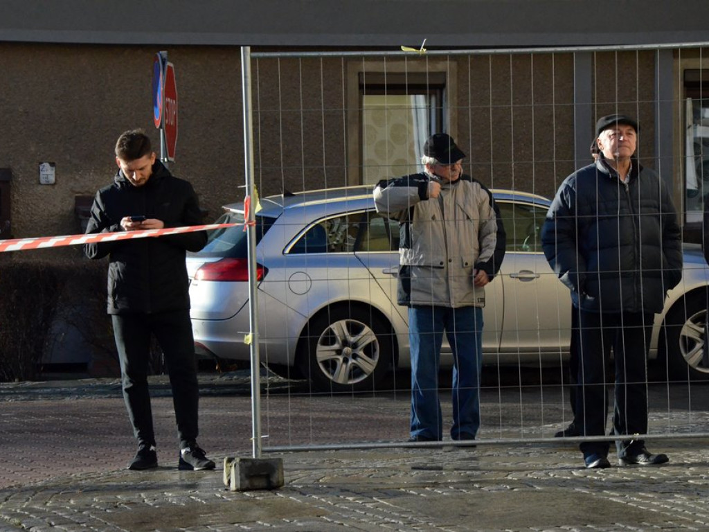 Kopuła z krzyżem na wieży północnej kościoła Bożego Ciała