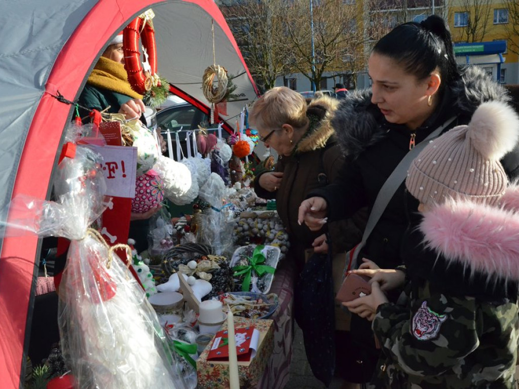 Świąteczny kiermasz stowarzyszenia Otwarte Drzwi. Szczytny cel tej akcji!