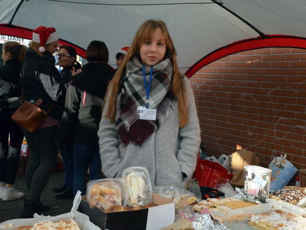Świąteczny kiermasz stowarzyszenia Otwarte Drzwi. Szczytny cel tej akcji!