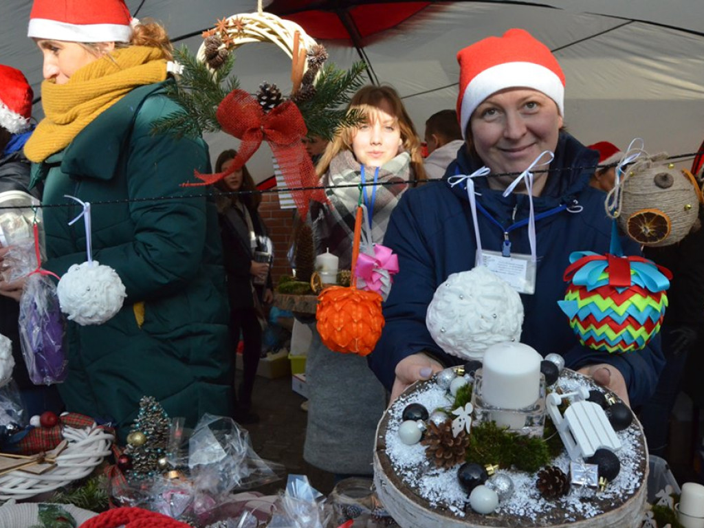 Świąteczny kiermasz stowarzyszenia Otwarte Drzwi. Szczytny cel tej akcji!