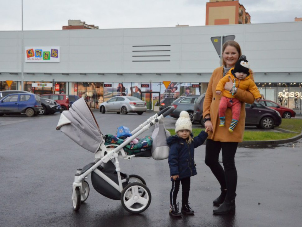 Święty Mikołaj w MultiBox Głogów rozdał setki prezentów i choinek. Świetna zabawa dla całych rodzin