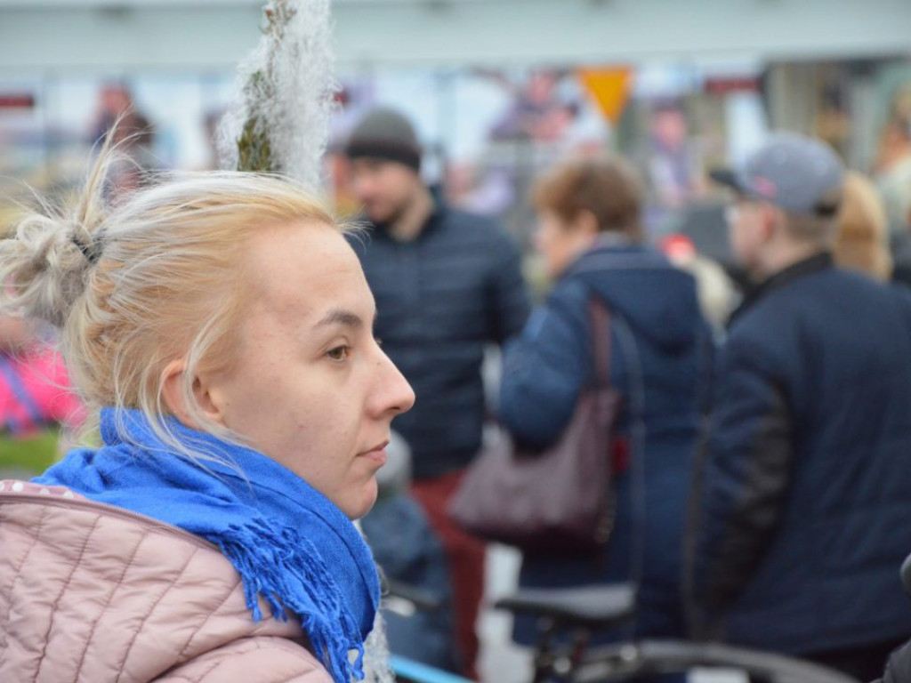 Święty Mikołaj w MultiBox Głogów rozdał setki prezentów i choinek. Świetna zabawa dla całych rodzin