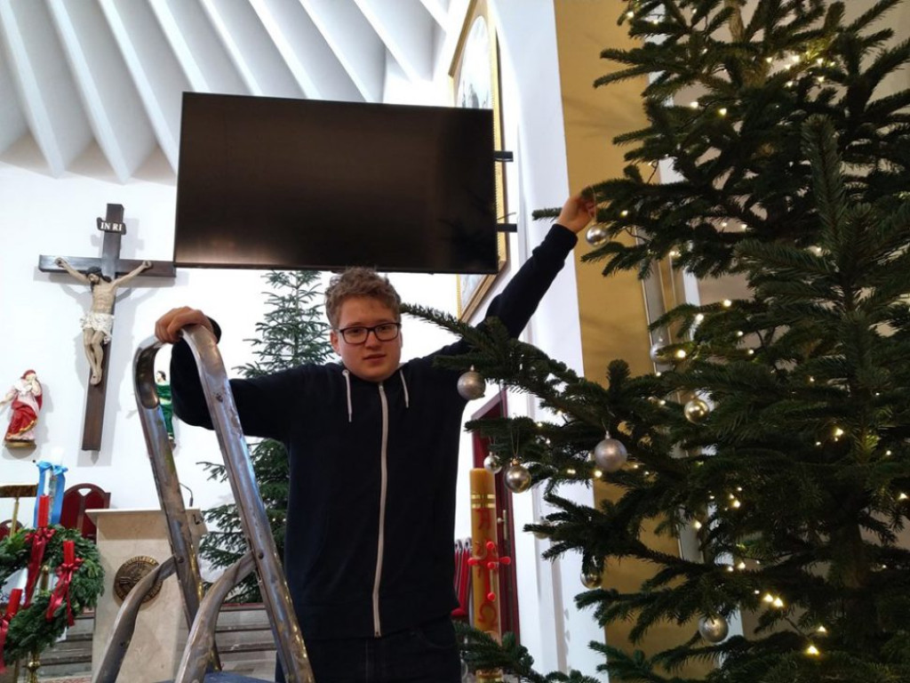 Dzieci ubierały choinki w kościele św. Klemensa w Głogowie