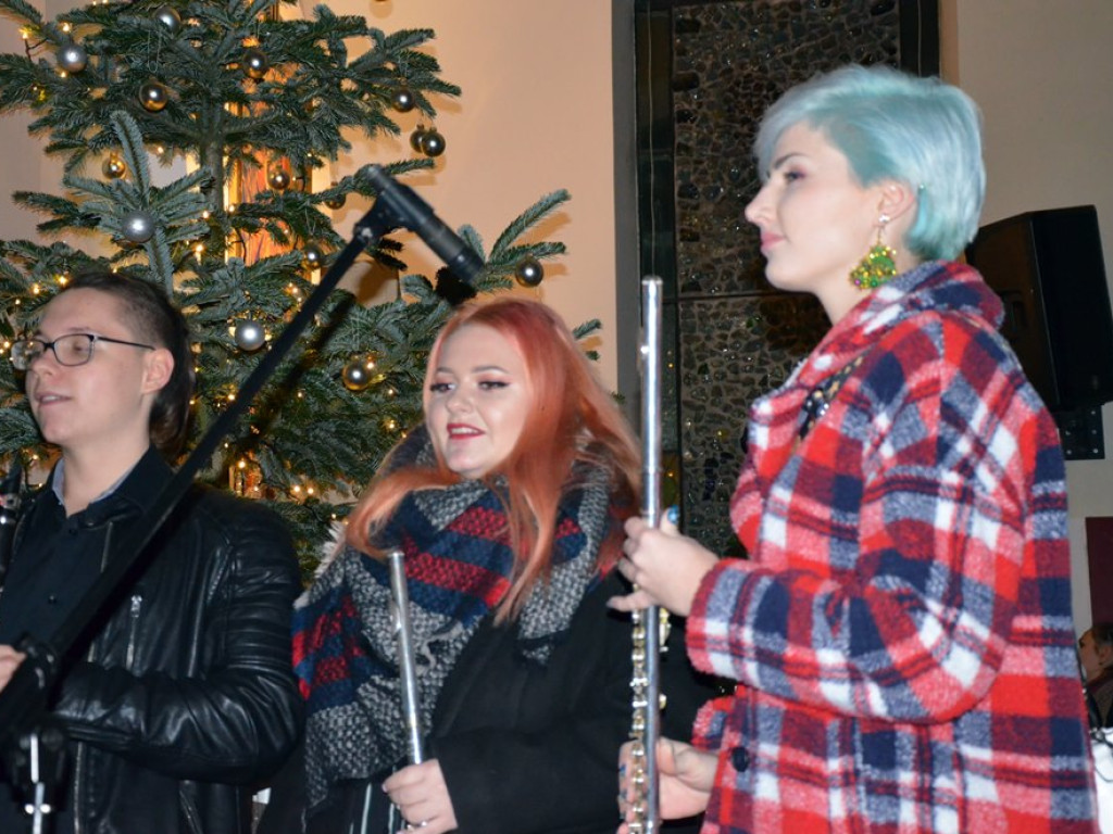 Piękny koncert kolęd podczas pasterki w wykonaniu Klemensiątek