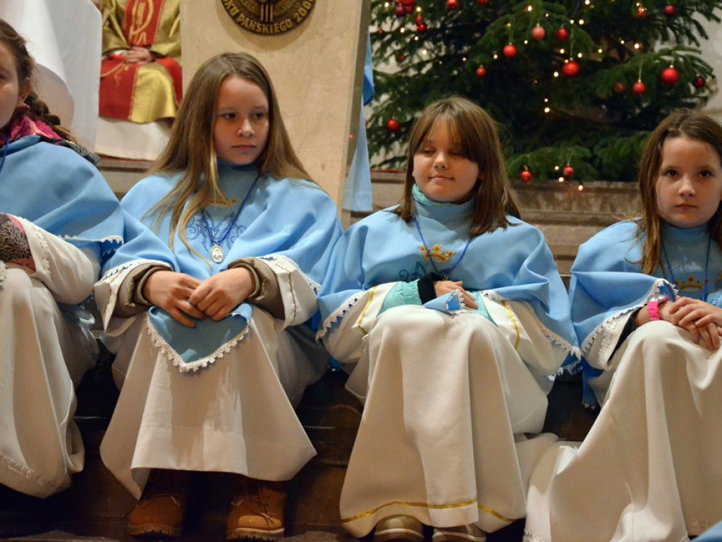 Piękny koncert kolęd podczas pasterki w wykonaniu Klemensiątek