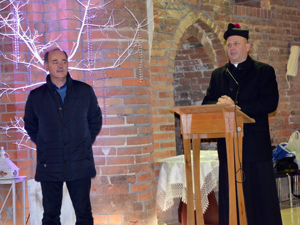 Kolegiata na zdjęciach i w kalendarzu. Rozstrzygnięto konkurs fotograficzny