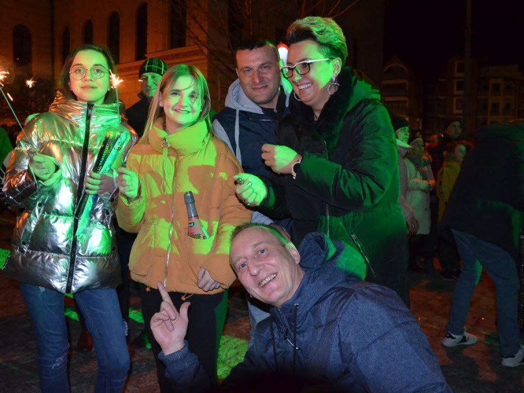 Happy New Year! Szampańska zabawa na miejskim rynku