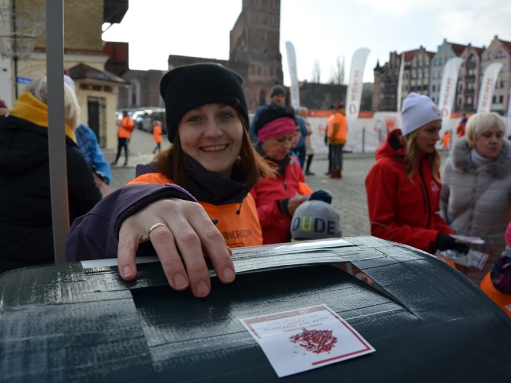Pobiegło ponad tysiąc osób. Zabrakło koszulek! Witaliśmy nowy rok na sportowo