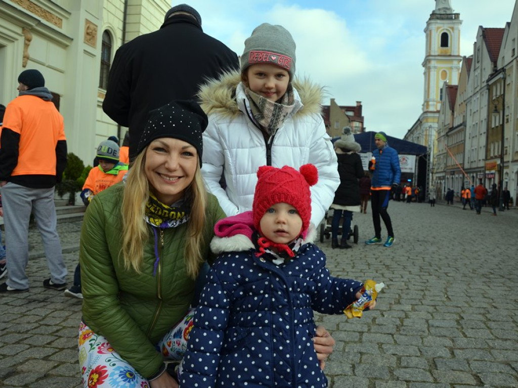 Pobiegło ponad tysiąc osób. Zabrakło koszulek! Witaliśmy nowy rok na sportowo
