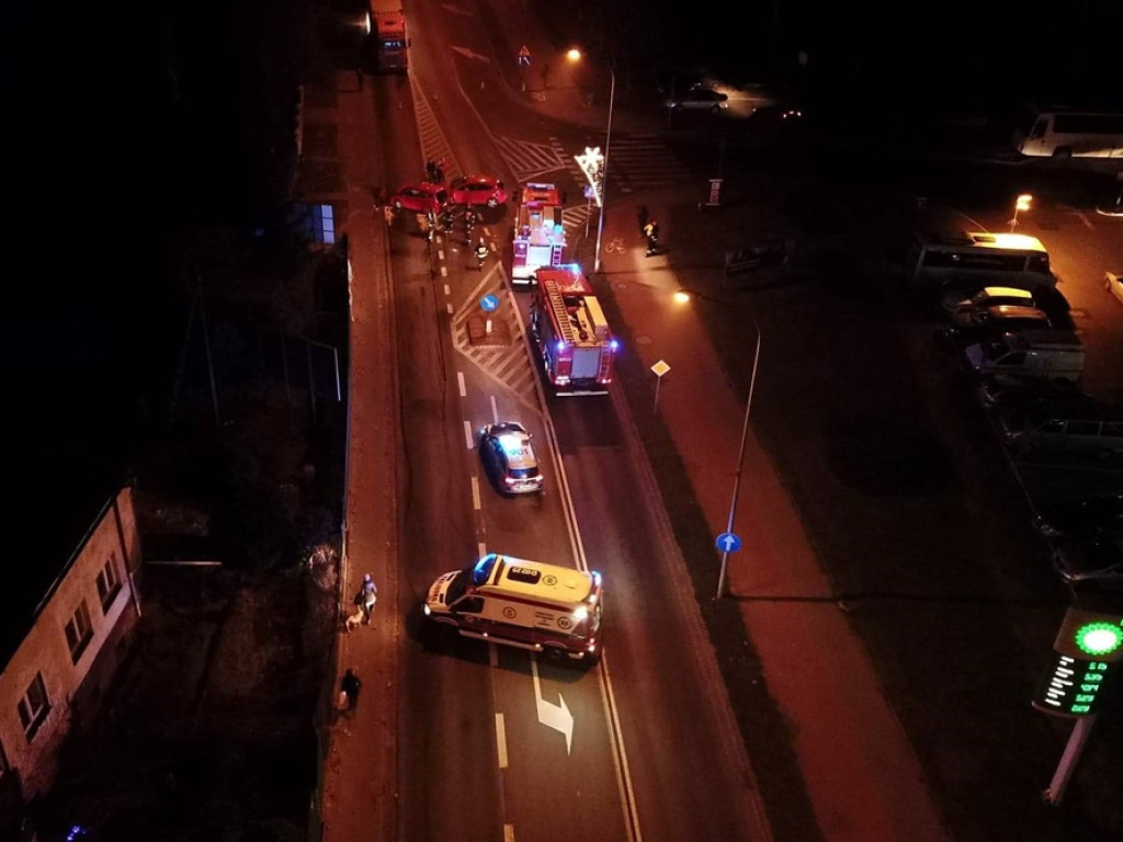 Wypadek na ulicy Legnickiej. Trzy osoby w szpitalu