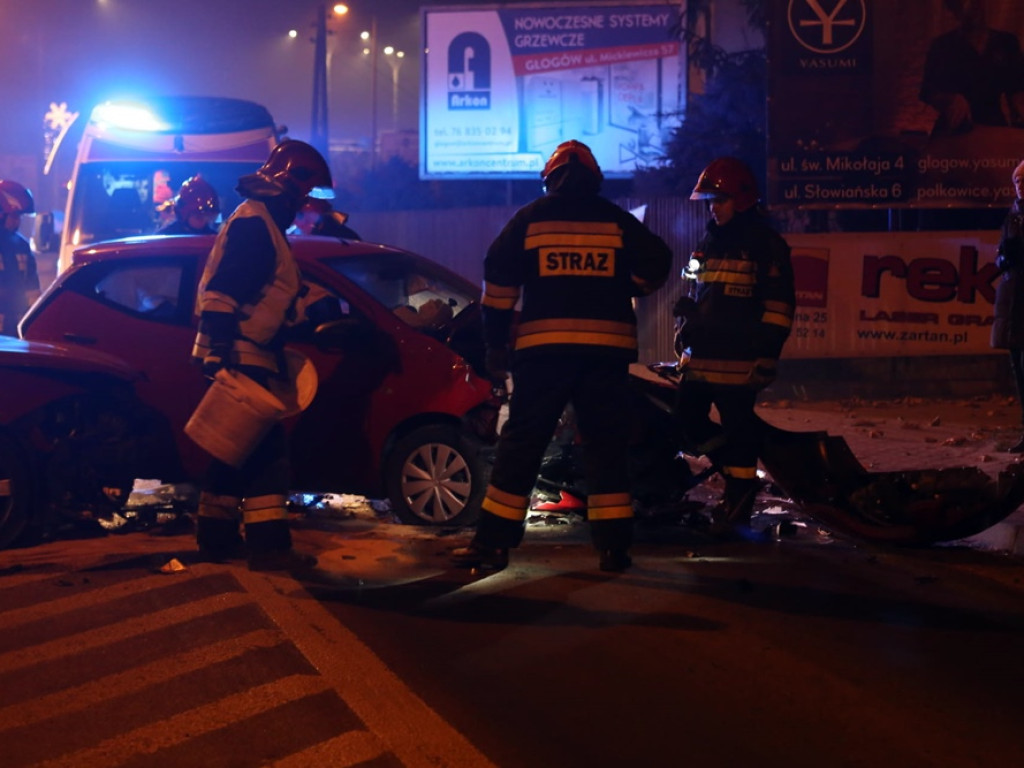 Wypadek na ulicy Legnickiej. Trzy osoby w szpitalu