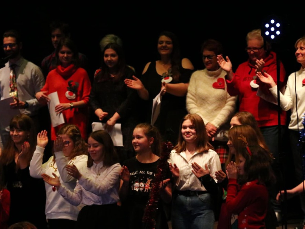 Koncert kolęd Klemensiątek i charytatywna zbiórka na kosztowną operację Honoraty