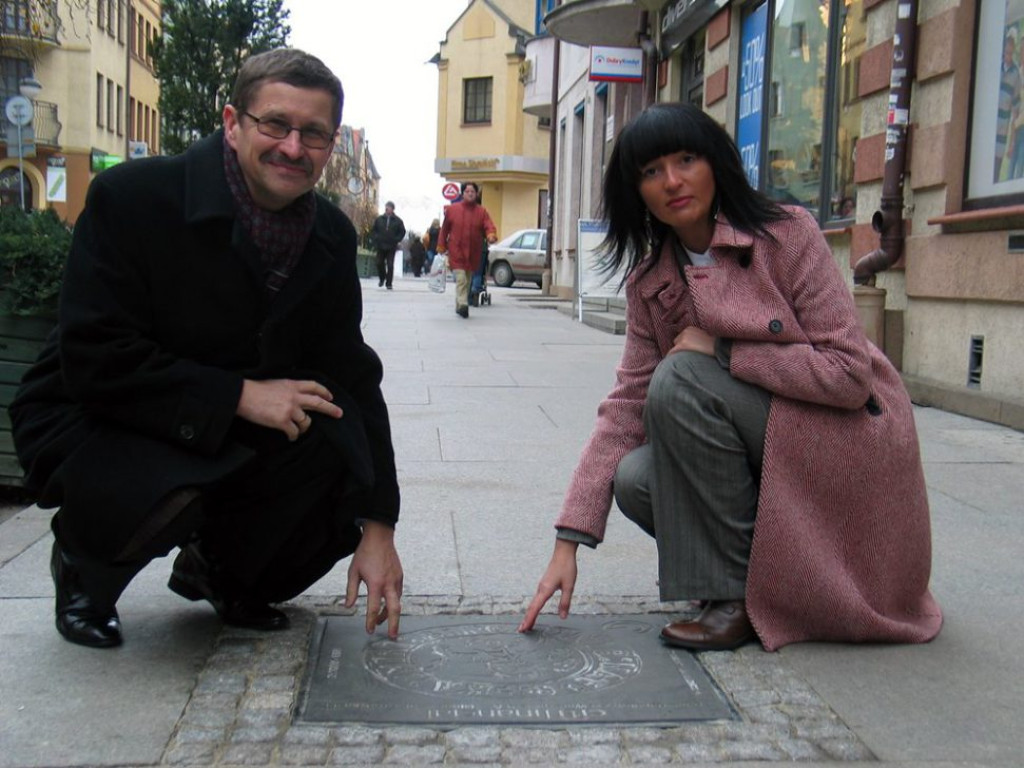 Znani i lubiani głogowianie na zdjęciach sprzed lat! Zobaczcie, jak się zmienili. Poznajecie ich?