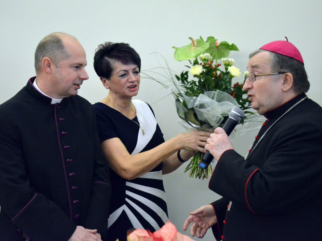 Seniorzy podzielili się opłatkiem z biskupem Stefanem Regmuntem