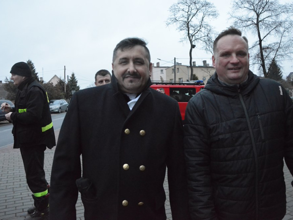 W modlitwie za górników idą do Grodowca. Blisko sto osób bierze udział w pielgrzymce